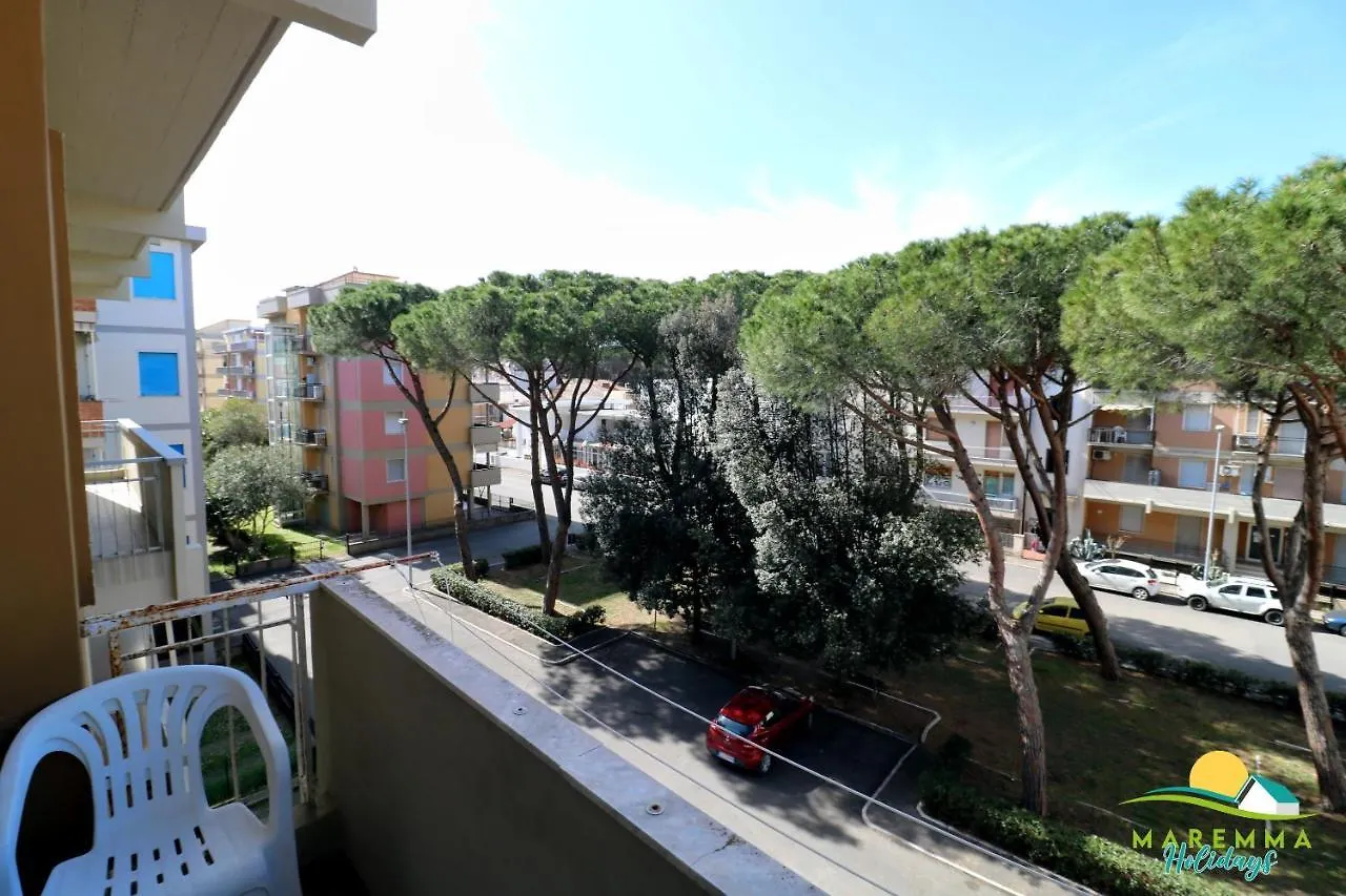 Maremma Holidays : Trasimeno Apartment Follonica