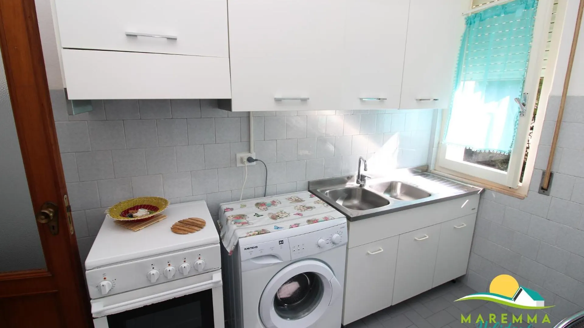 Maremma Holidays : Trasimeno Apartment Follonica Italia